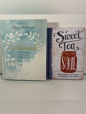 Pair of Christian devotional books - Embraced Lysa Terkeurst/Sweet Tea Daylight